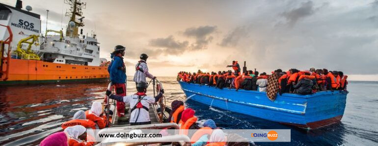 Plus D&Rsquo;Une Centaine De Migrants Secourus Par L&Rsquo;Ocean Viking En Méditerranée