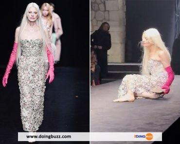 Kristen McMenamy : Cette mannequin de 58 ans tombe sur scène au Paris Fashion Week (Vidéo)