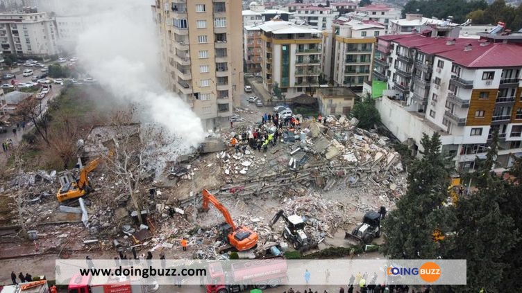 Turquie : un séisme fait près de 500 morts