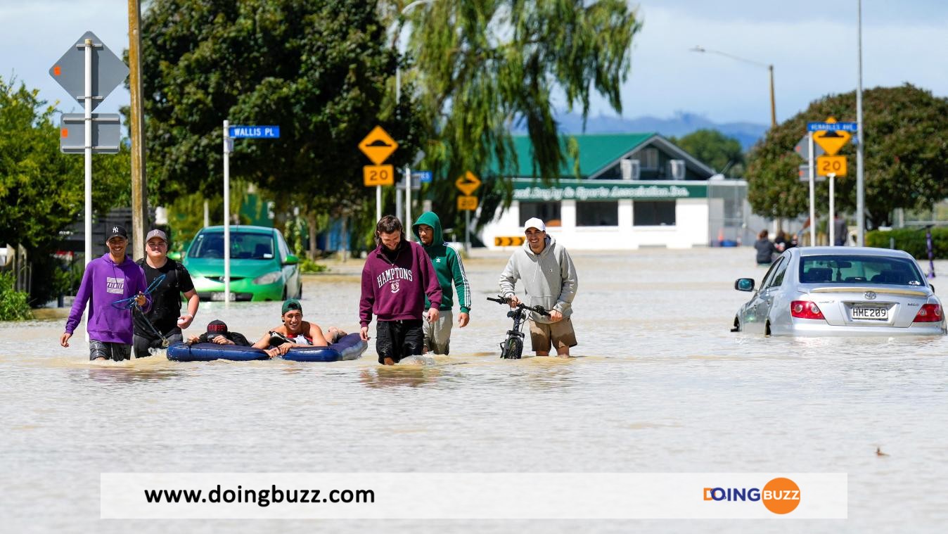 Nouvelle-Zélande : Un Cyclone Fait 4 Morts Et Plus De 10 000 Déplacés