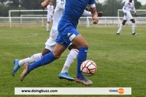 Belgique : Un Joueur De Foot Décède En Plein Match