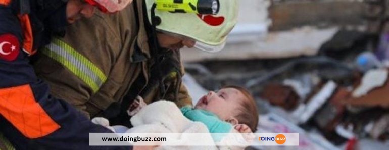 Turquie : Un Bébé Retrouvé Vivant Sous Les Décombres Six (6) Jours Après Le Séisme