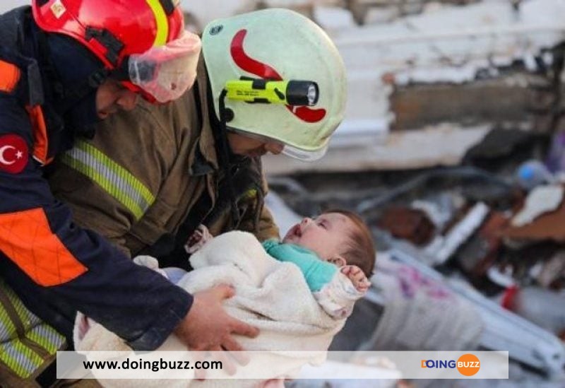 Turquie : un bébé retrouvé vivant sous les décombres six (6) jours après le séisme