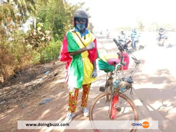 Il Parcourt 861 Km À Vélo, Pour Soutenir L’union Entre Le Mali Et Le Burkina Faso