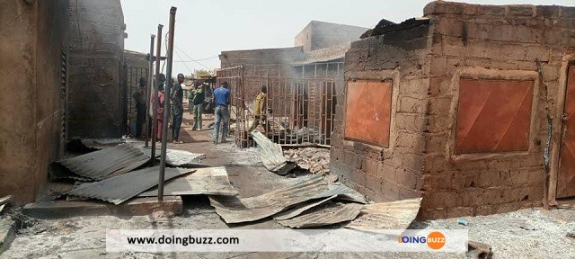 Burkina Faso : Les Terroristes Ont Frappé, 33 Hangars De Vente De Boisson, Un Minibus…Incendiés
