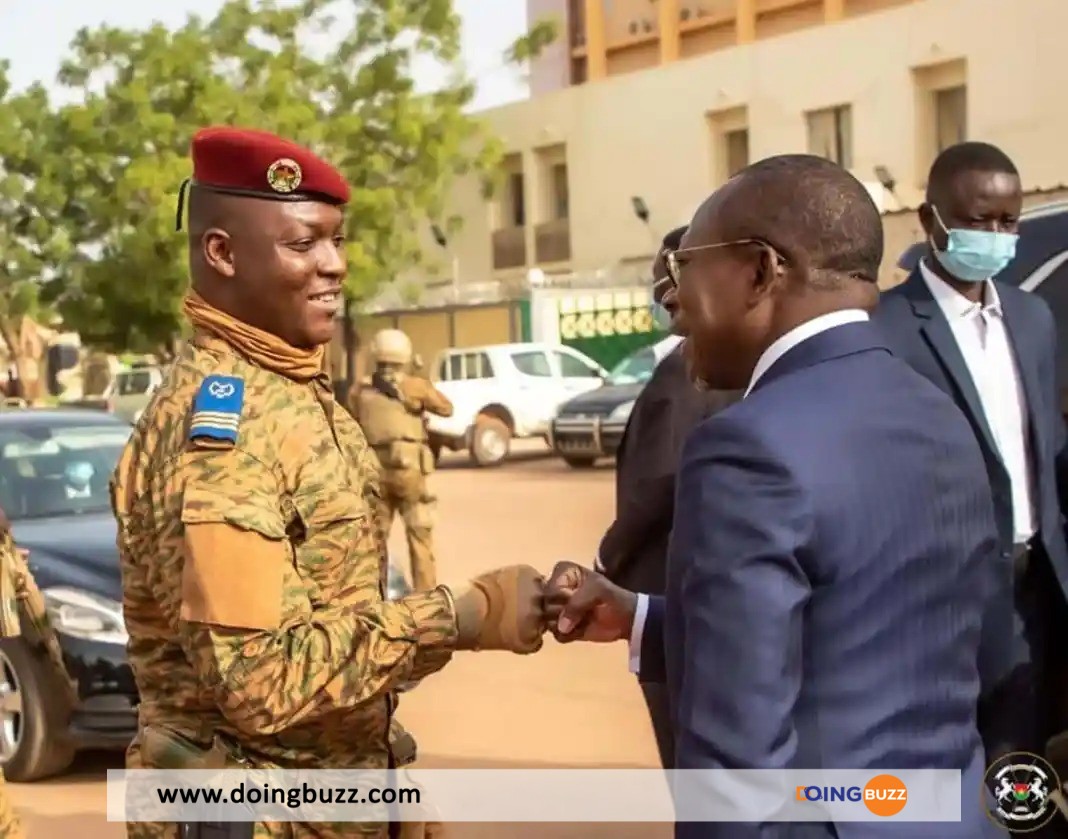 Burkina Faso : Tête-Tête Entre Patrice Talon Et Le Capitaine Ibrahim Traoré