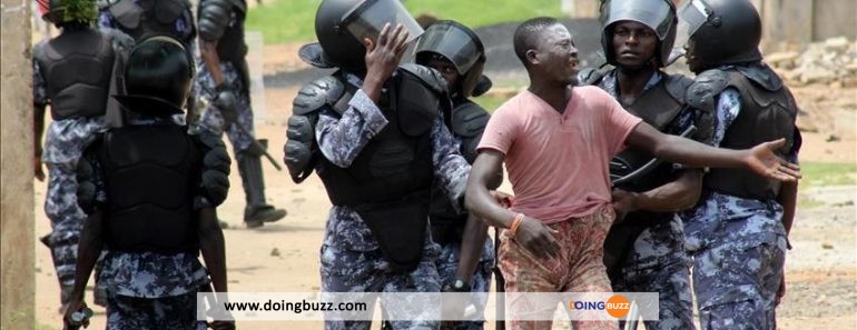 Togo : Des Populations Attrapent Des Terroristes Poseurs De Bombes (Photos)