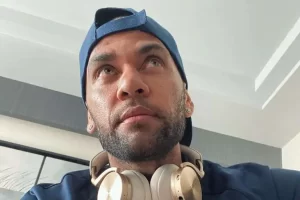 Dani Alves Envoie Un Message Mystérieux Depuis La Prison À Sa Fille