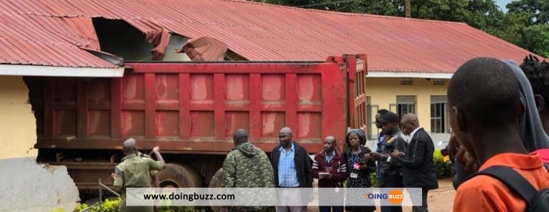Ouganda : Un Camion Percute Une Salle De Classe ; Des Victimes Enregistrées