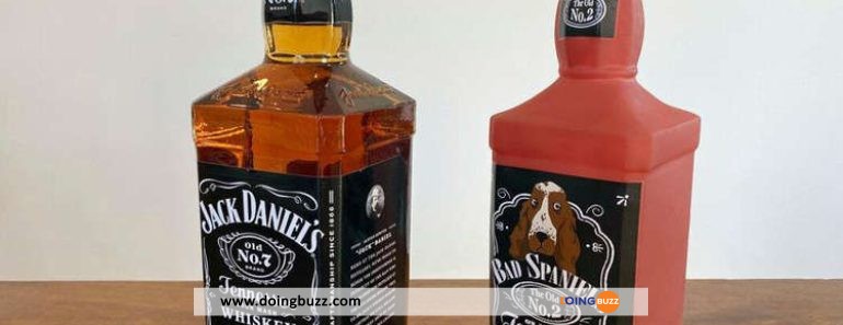 Jack Daniels Et Un Jouet Pour Chien Devant La Cour Suprême