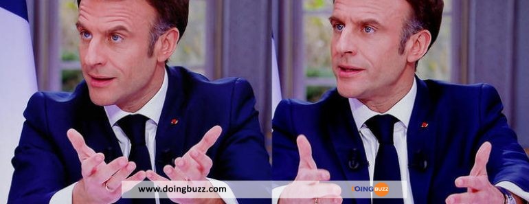 La Montre De Luxe : Le Geste D&Rsquo;Emmanuel Macron Qui Enflamme Les Réseaux