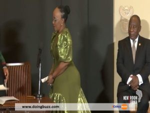 Afrique Du Sud : Une Ministre Détourne Le Regard De Cyril Ramaphosa Avec Ses Rondeurs (Video)