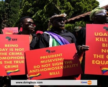 Des Militants Sud-Africains Manifestent Contre Le Projet De Loi Anti-Lgbt En Ouganda
