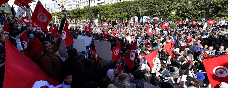 Tunisie : Les Opposants Dans Les Rues Pour Réclamer La Libération De Leurs Compagnons Emprisonnés