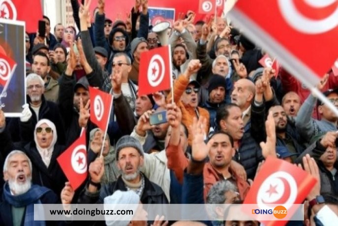 Tunisie : Les Opposants Dans Les Rues Pour Réclamer La Libération De Ses Membres Emprisonnés