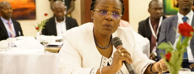 Ouganda : Une Ministre Inculpée Pour Vol De…