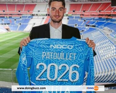 Mathieu Patouillet signe son premier contrat professionnel à l’OL !