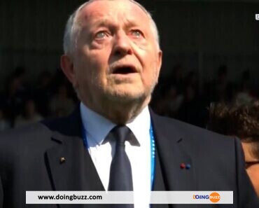 Jean-Michel Aulas reçoit un bel hommage de la part des supporters (vidéo)