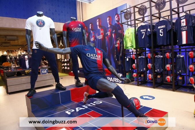 Découvrez le nouveau maillot domicile du PSG pour la saison 2023-2024 (photos)