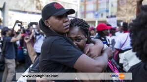 Mali: 4 Garçons Abusent D’une Fille Sans Défense (Vidéo)