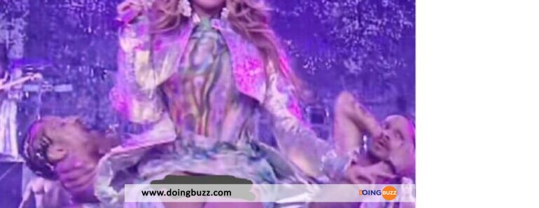 Beyoncé dévoile son entrejambe en plein concert (VIDEO)