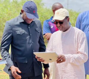 Abdou Karim Sall En Visite Au Centre De Contrôle Des Fréquences De Khombole