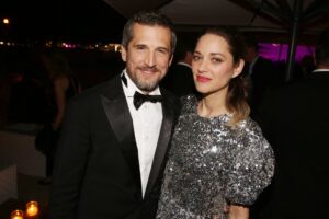 Marion Cotillard Et Guillaume Canet En Vacances : Tenue Décontractée Et Naturelle