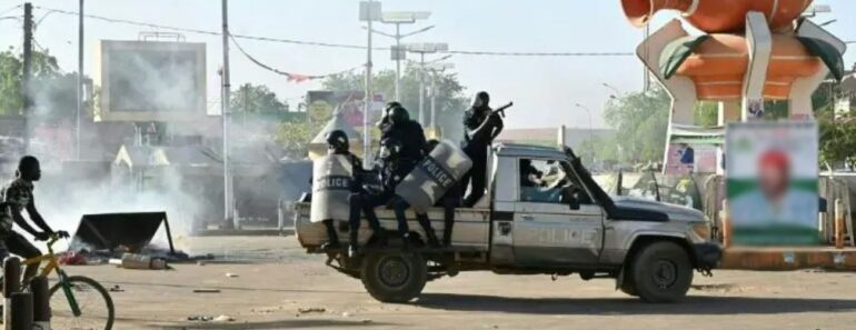 Le Parti Les Démocrates Condamne Le Coup D&Rsquo;État Au Niger, Mais…