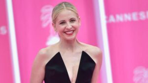 Sarah Michelle Gellar Fait Sensation Avec Sa Silhouette De Rêve En Maillot De Bain À L&Rsquo;Âge De 46 Ans – Graziain French.