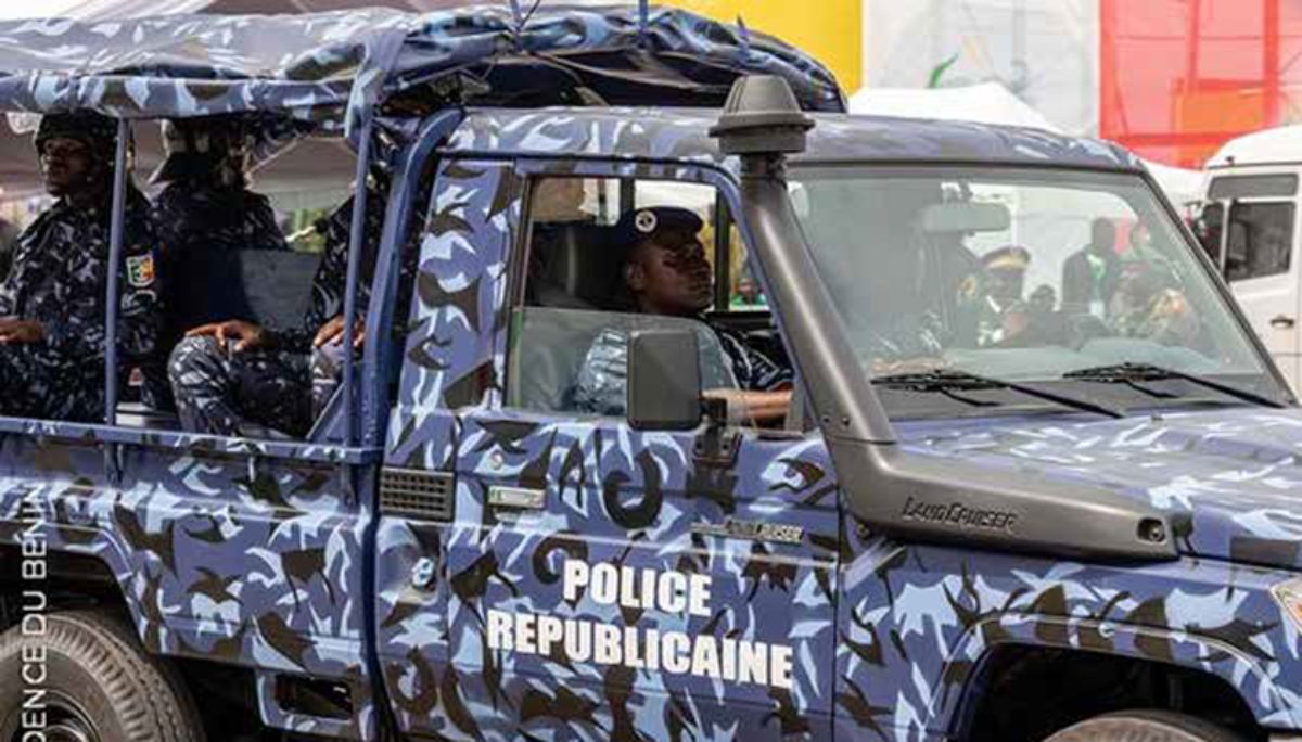 Vehicule De La Police Republicaine 1