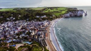 Trop De Touristes À Étretat ? Que Faire Dans La Région ?