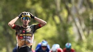 Le Français Christophe Laporte En Chasse Du Maillot Arc-En-Ciel