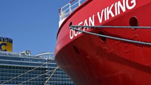 Le Navire « Ocean Viking » Vient En Aide À Plus De 600 Migrants En Méditerranée En Moins De Deux Jours.