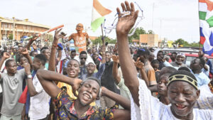 Les Partisans De La Junte S&Rsquo;Expriment Haut Et Fort Au Stade Général Seyni Kountché De Niamey.