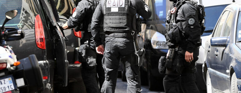 Trois Policiers Du Raid Inculpés Suite À Un Décès Survenu Lors Des Émeutes À Marseille