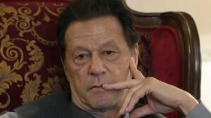 Pakistan : Imran Khan, Ancien Premier Ministre, Est Condamné Pour Corruption Et Arrêté