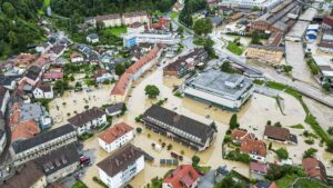 Inondations En Slovénie Et Dans Le Sud De L&Rsquo;Autriche : Fenêtres Dévastées Par La Colère Des Eaux