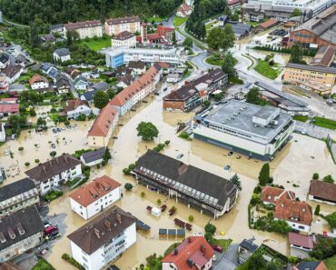 Inondations En Slovénie Et Dans Le Sud De L&Rsquo;Autriche : Fenêtres Dévastées Par La Colère Des Eaux
