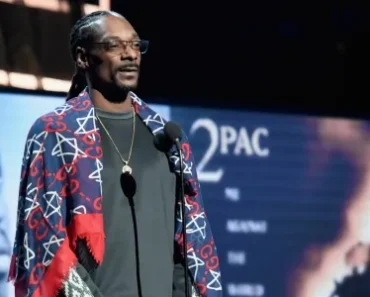 Snoop Dogg honore la mémoire de 2Pac : Une photo inédite dévoilée