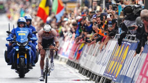 Mathieu Van Der Poel, Un Néerlandais, Est Couronné Champion.