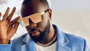 Duel Entre Gims Et Fally Ipupa : Meugui Décline Une Invitation D&Rsquo;Emmanuel Macron