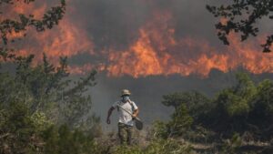 Les Catastrophes Naturelles Ont Engendré Des Dégâts Estimés À 120 Milliards De Dollars Au Premier Semestre.