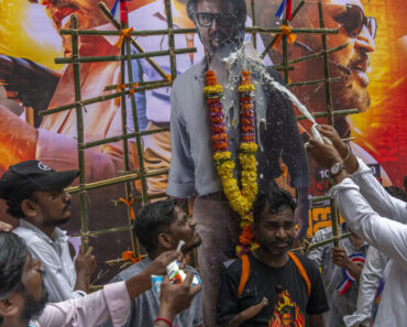 Les fans en ébullition pour le retour au cinéma de la superstar Rajinikanth