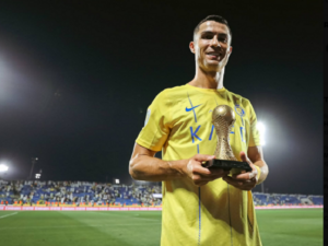 Cristiano Ronaldo : Qu&Rsquo;Est-Ce Que Ce Trophée Remporté Par La Star En Coupe Arabe Signifie-T-Il ?