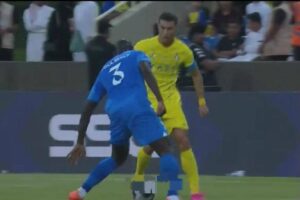 Cristiano Ronaldo Fait Honte À Kalidou Koulibaly (Vidéo)