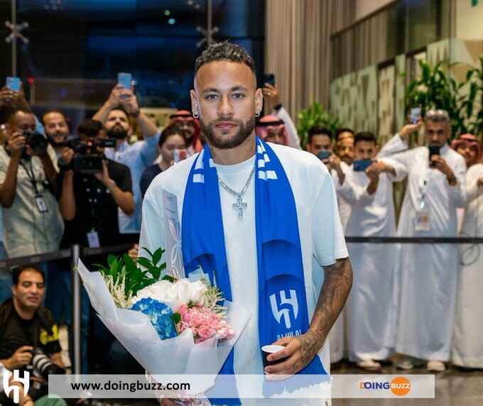 Neymar Vient D'Arriver En Arabie Saoudite À Al Hilal (Vidéo)