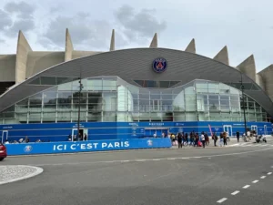 Le Poster De Kylian Mbappé Sur Le Parc Des Princes A Été Retiré !