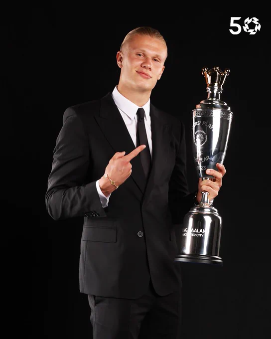 Erling Haaland receives the title of best player in the Premier League!  (Pictures)
