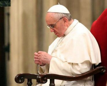 Le Pape François Gravement Souffrant : « Je Ne Peux Pas Lire À Cause De… »