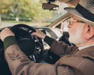Selon Cette Proposition De Loi, Les Seniors Devraient Passer Une Visite Médicale Pour Obtenir Le Droit De Conduire